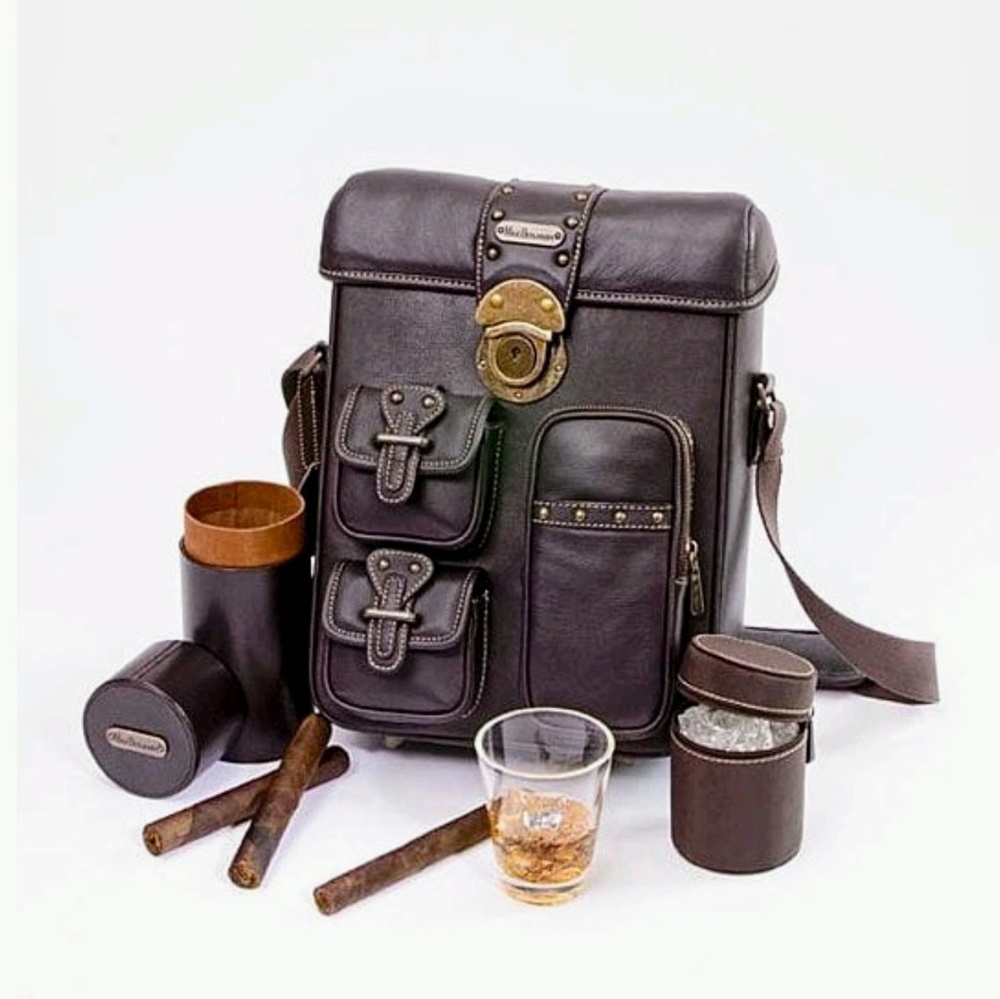 Max Benjamin travel bar